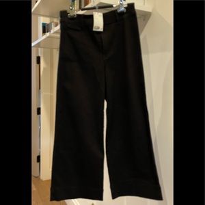 Wide leg high waisted cropped pants.